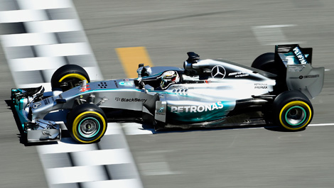 f1-hamilton-w05-finish-line-inline